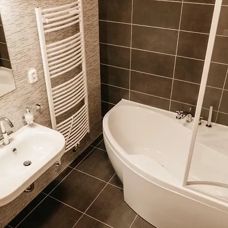 Apartment 511